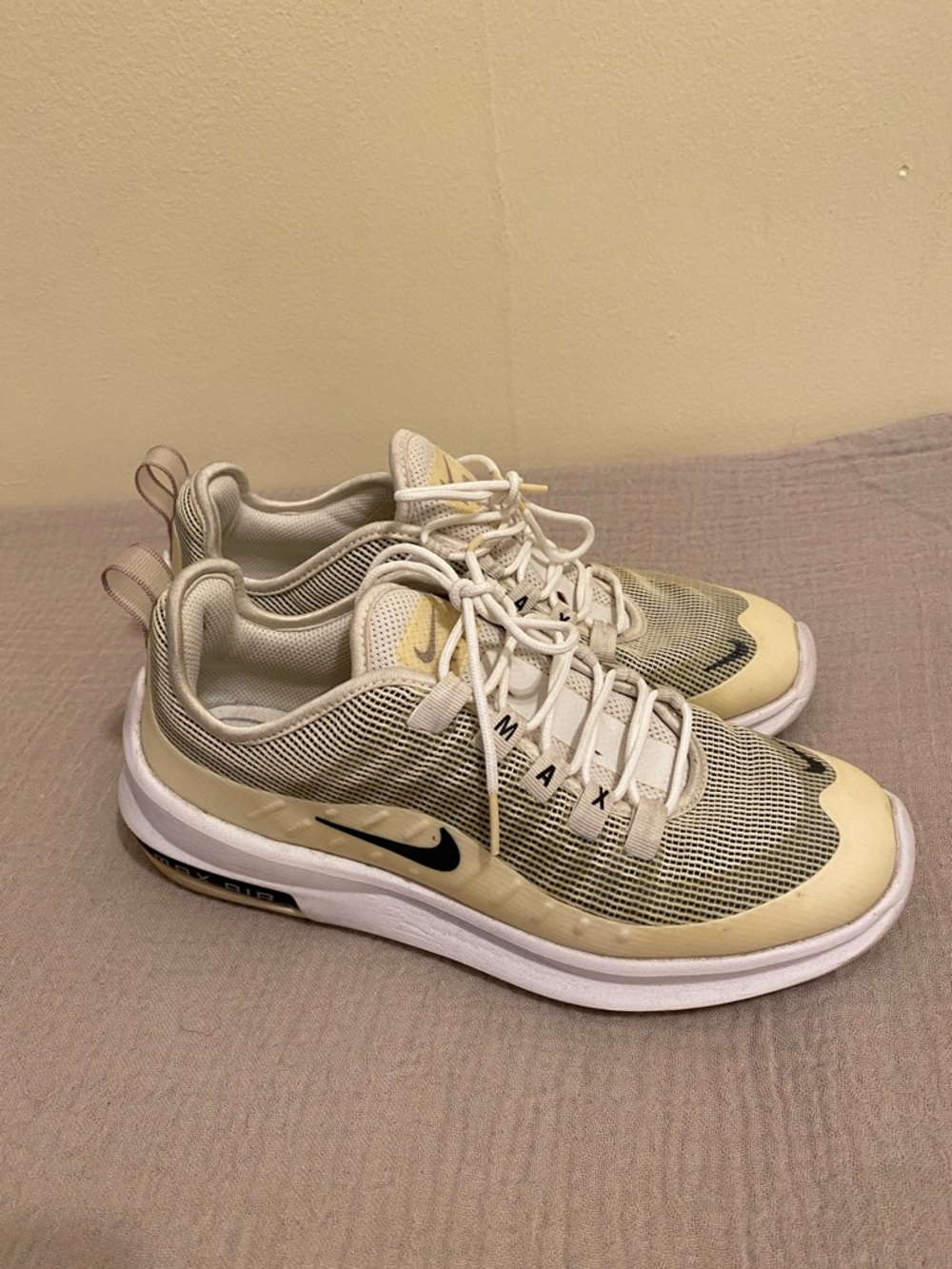 Nike Air  Sneakers in Beige, White, and Black . Size 6.5 Eur 39
